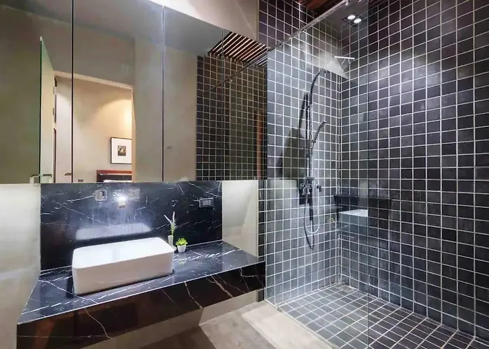 Luxury Modern Pool Jacuzzi 5br Thonglor Villa *