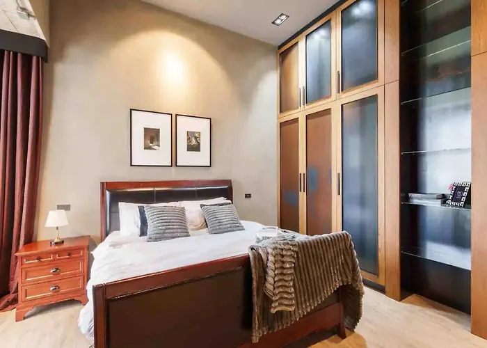Luxury Modern Pool Jacuzzi 5br Thonglor Villa *