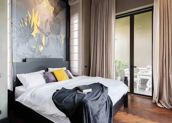 Villa Luxury Modern Pool Jacuzzi 5br Thonglor Bangkok