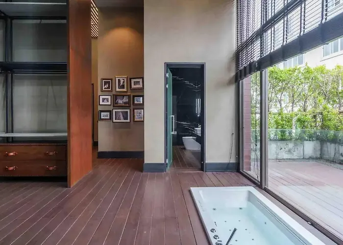 Villa Luxury Modern Pool Jacuzzi 5br Thonglor