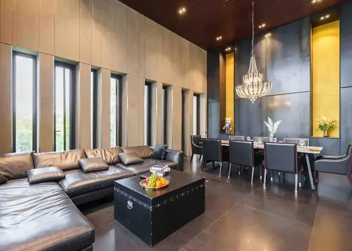Villa Luxury Modern Pool Jacuzzi 5br Thonglor
