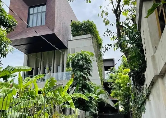 Luxury Modern Pool Jacuzzi 5br Thonglor Villa *